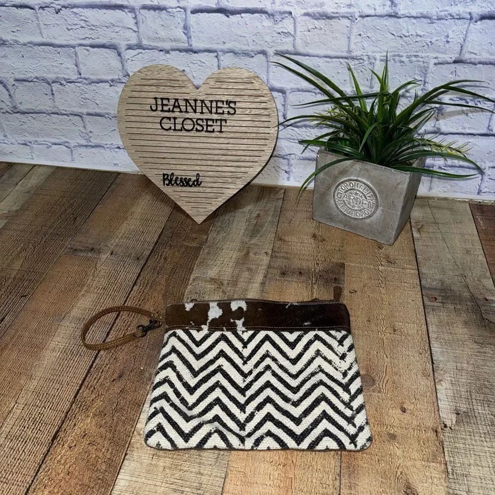 Myra bag Chevron Cowhide Crossbody Bag/wristlet missing long strap